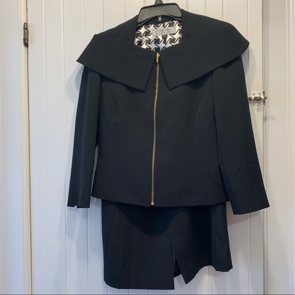Tahari skirt suit size 4